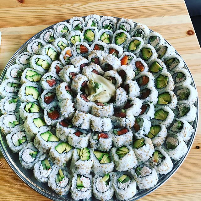 Thank you, for choosing us for your family dinner 🍣☺️😻😻😻
#dinnertime #sushitime🍣 #nishipokeramen #catering #cateringnishi #thankyou