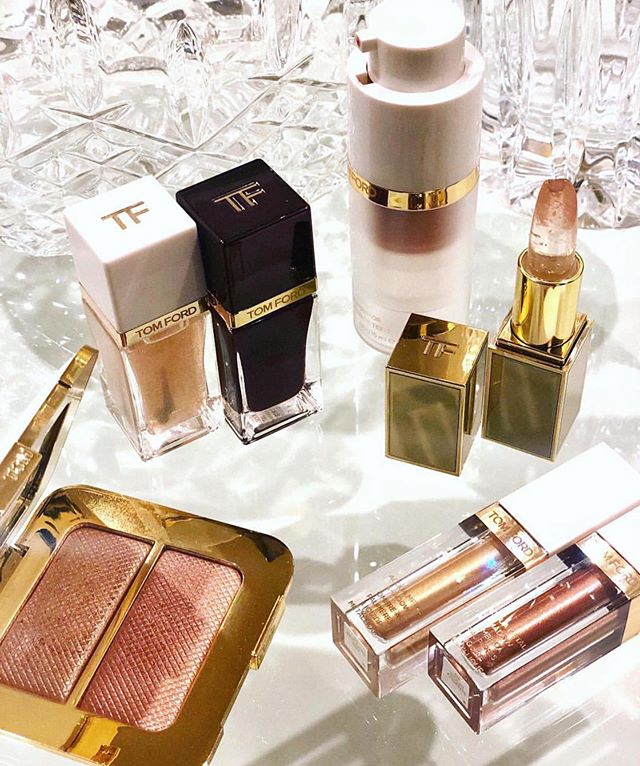 Anyone else obsessed with the new @tomfordbeauty #summersoleil collection? #tomford