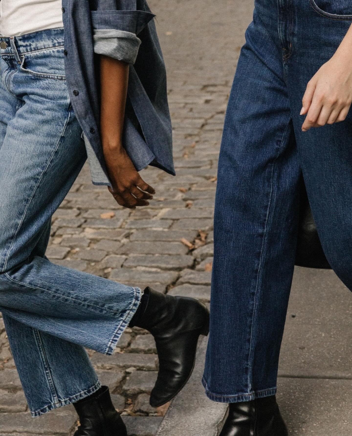 Grab your girls and run over for 40-60% OFF today! 11-6pm 💫Boutique Blowout day 2!