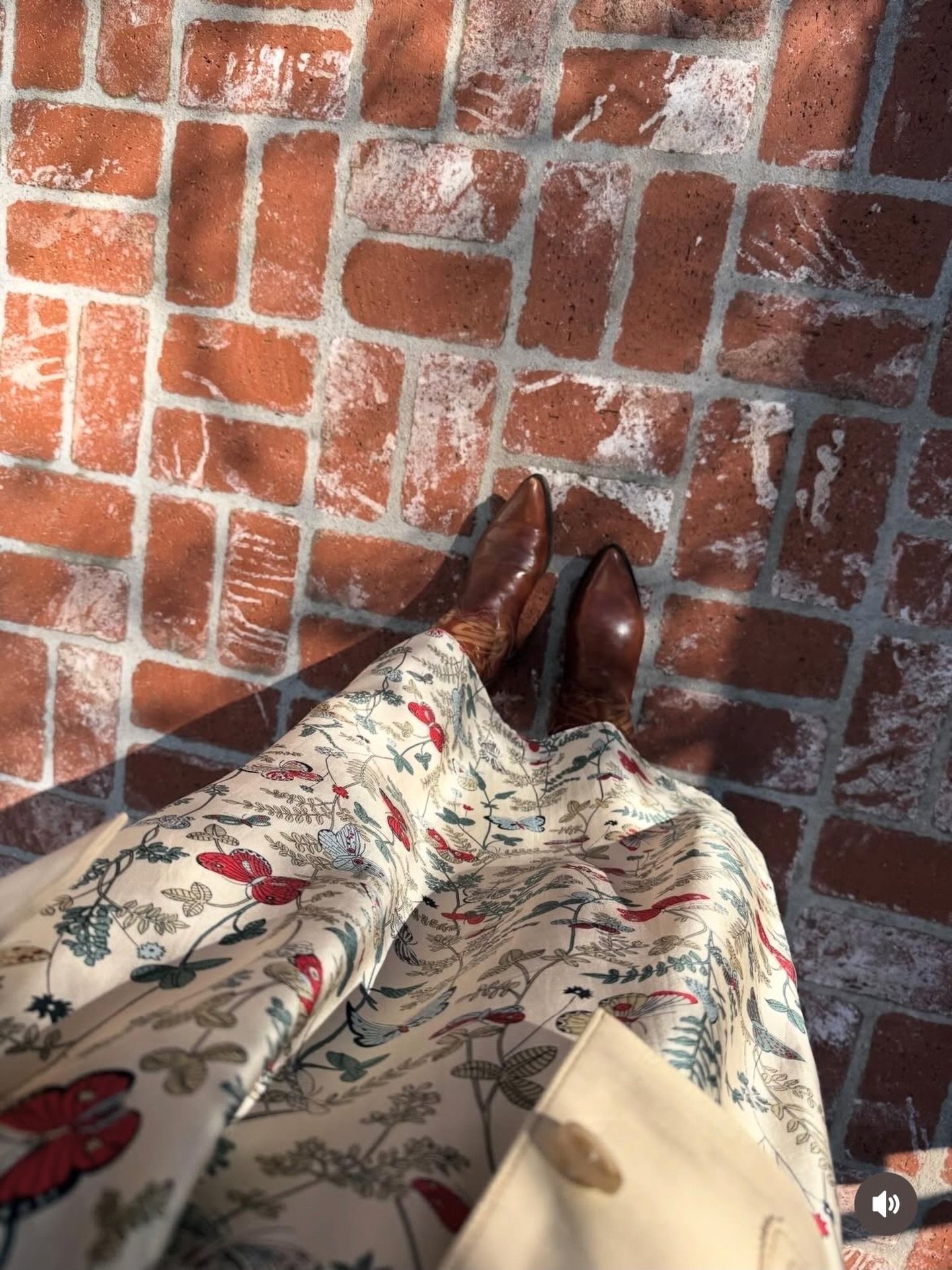 Weekend vibes 🦋 you guys LOVe @thisisthegreat_ as much as we do! Only 2 skirts left.