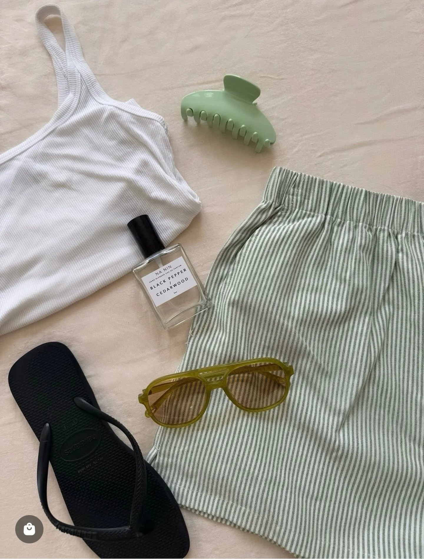 Sunny day essentials with our new shorts 💚