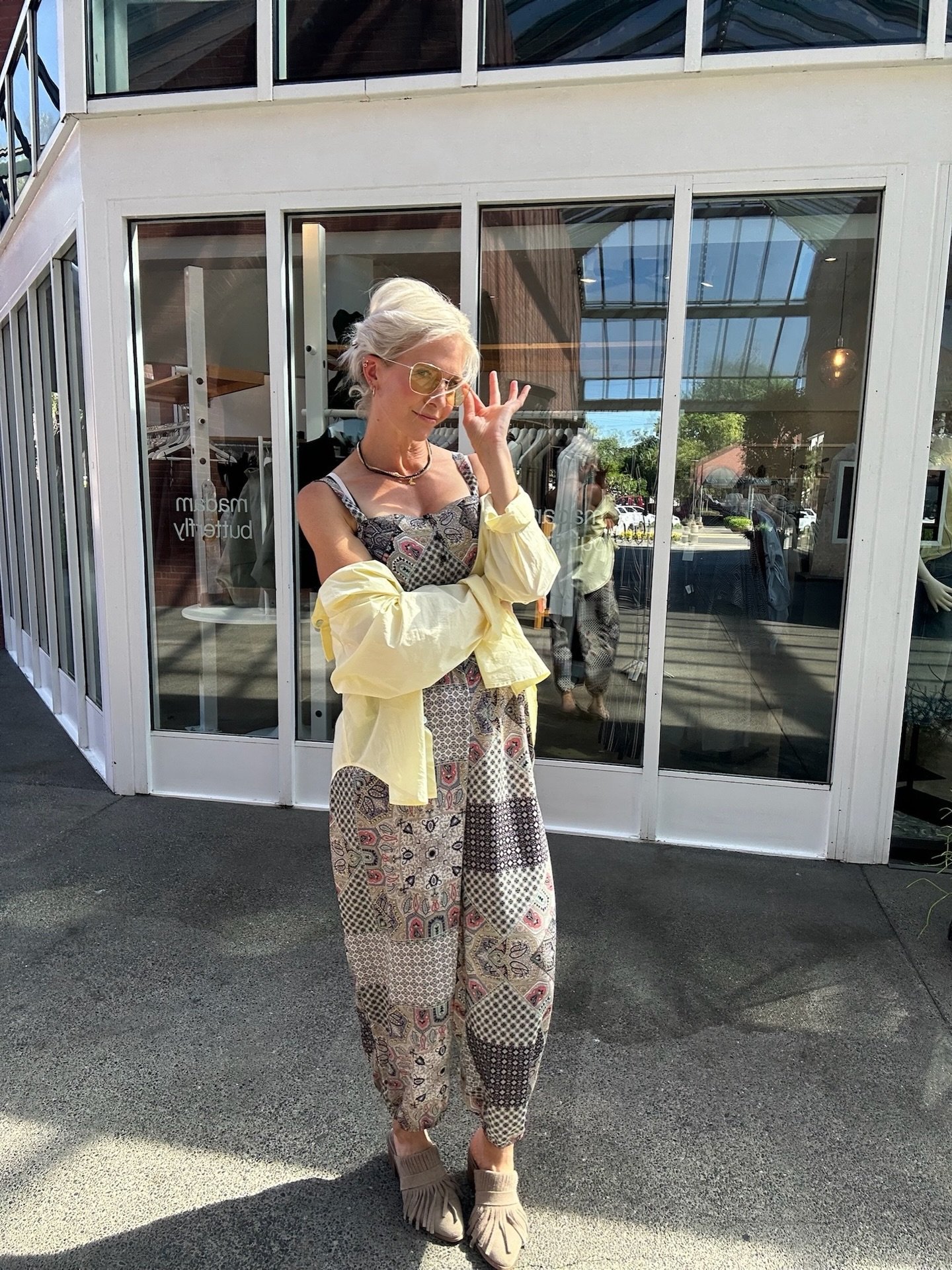 Soaking up the sun before the rain hits 💛
@onlyhearts1978 @caddis_life @beidle.co