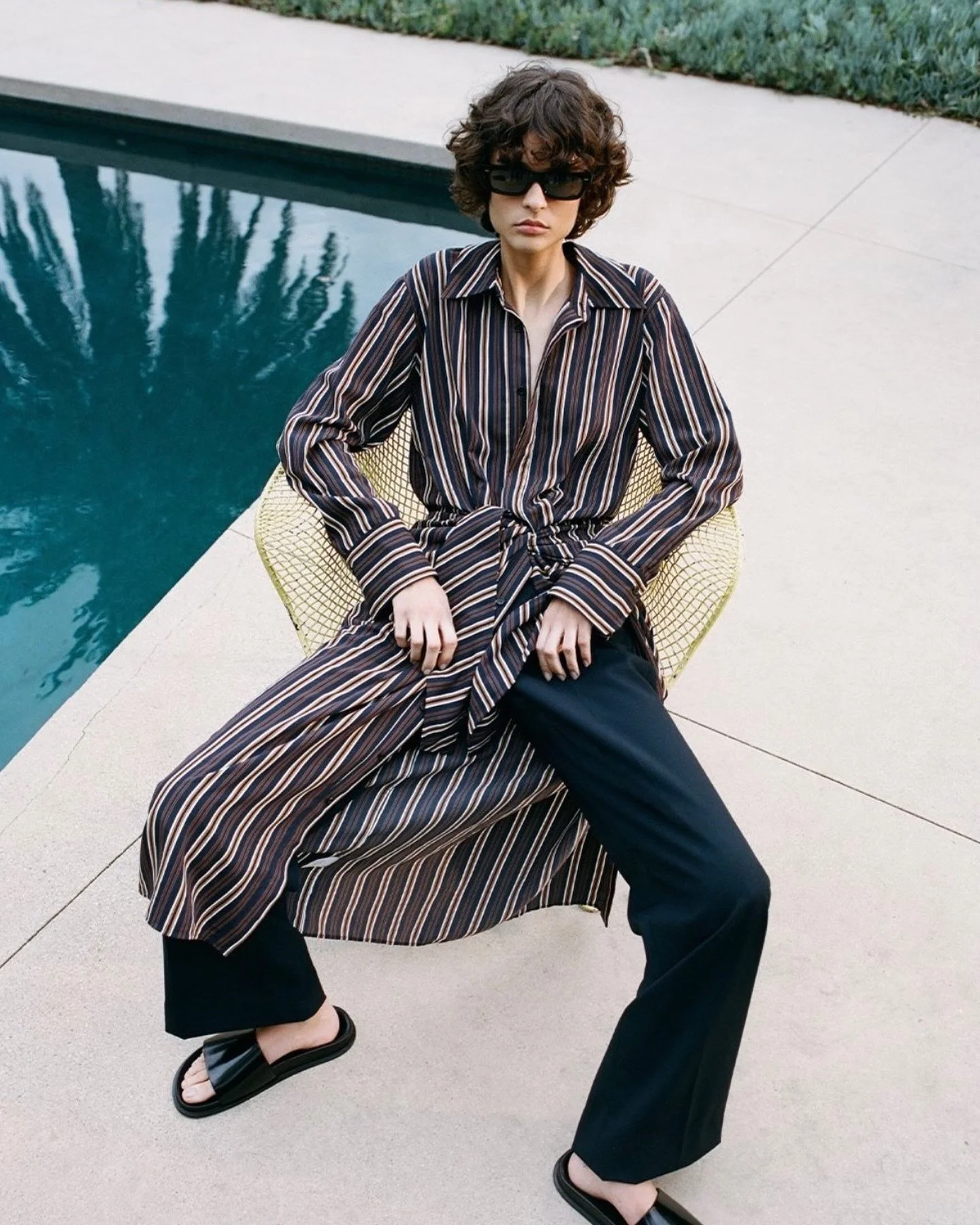 The poolside vibes we like 🌴