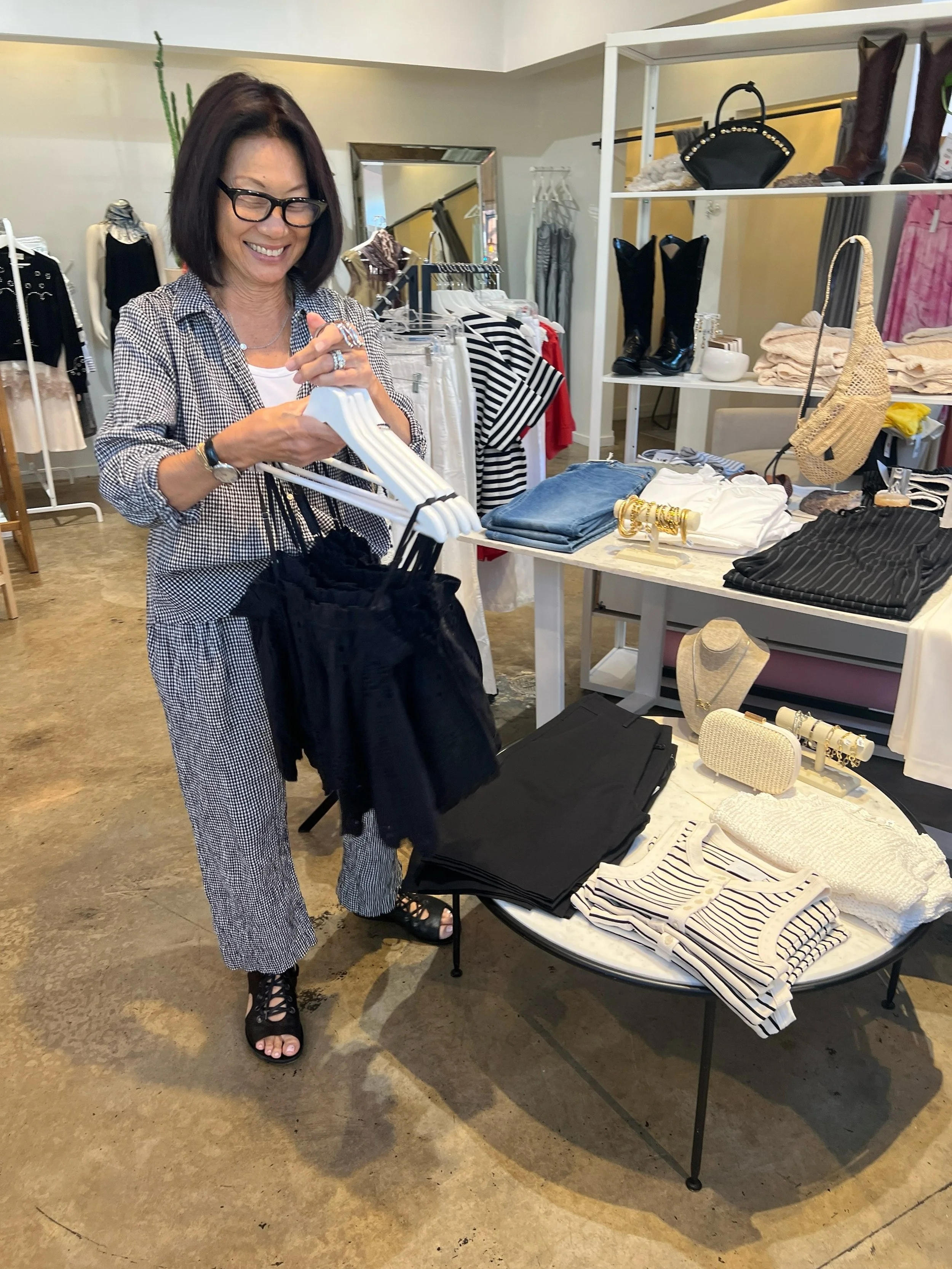 You know that saying &ldquo;I wish there was a second one of me&rdquo; - thank goodness for my Mama! Obvi she&rsquo;s the OG GOAT but I couldn&rsquo;t leave without knowing she&rsquo;s here taking care of ALL my girlies - at home and MB 🦋 most likel