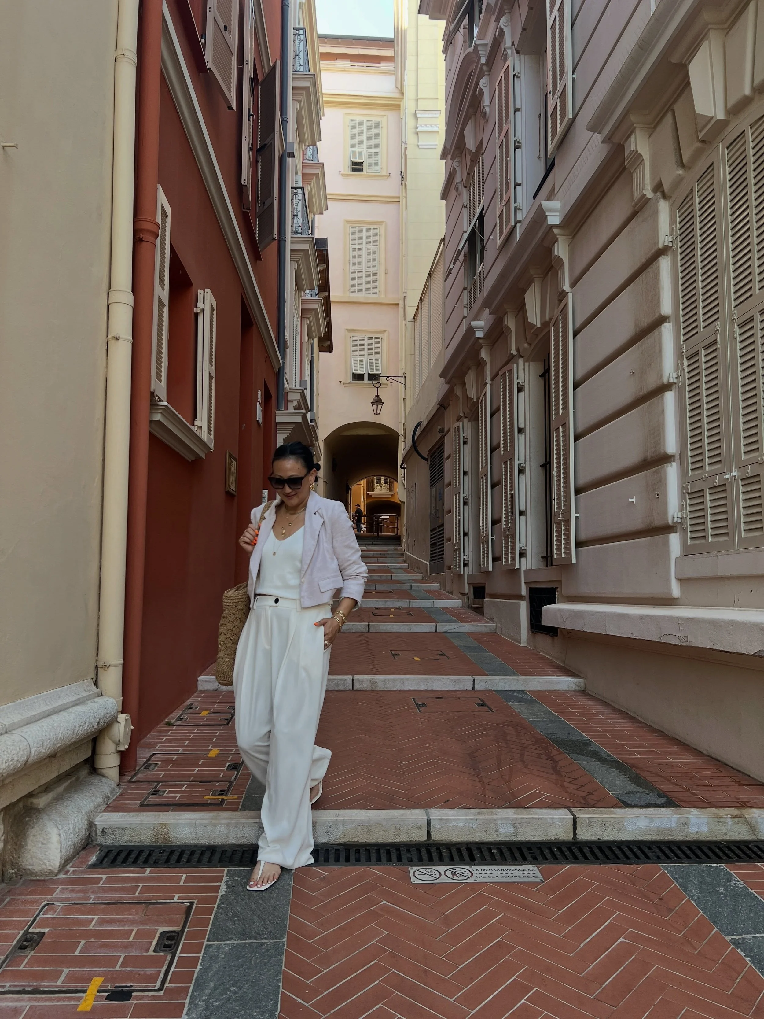 Strolling the streets of Monaco in @saintartny