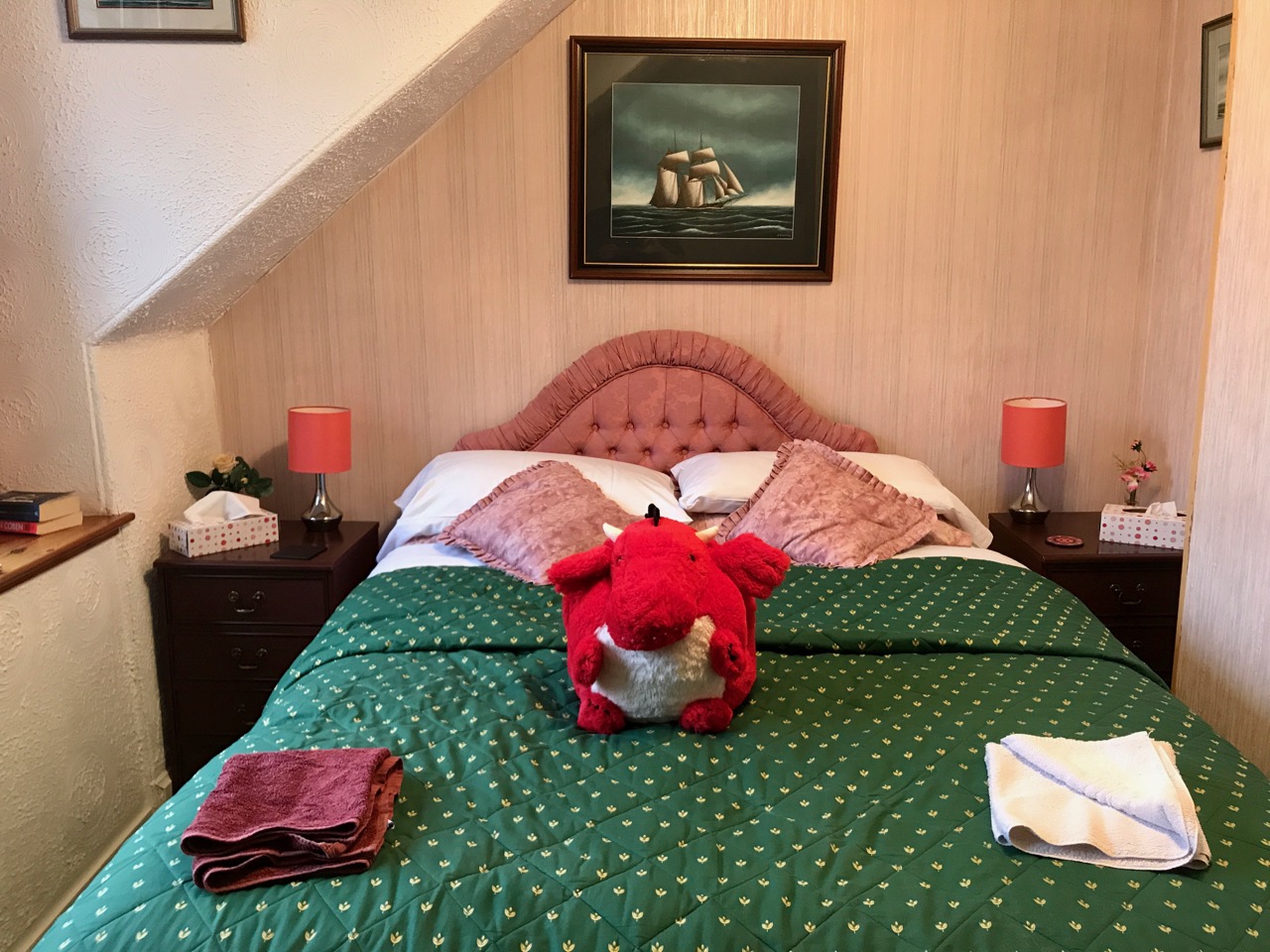 Bedroom with dragon