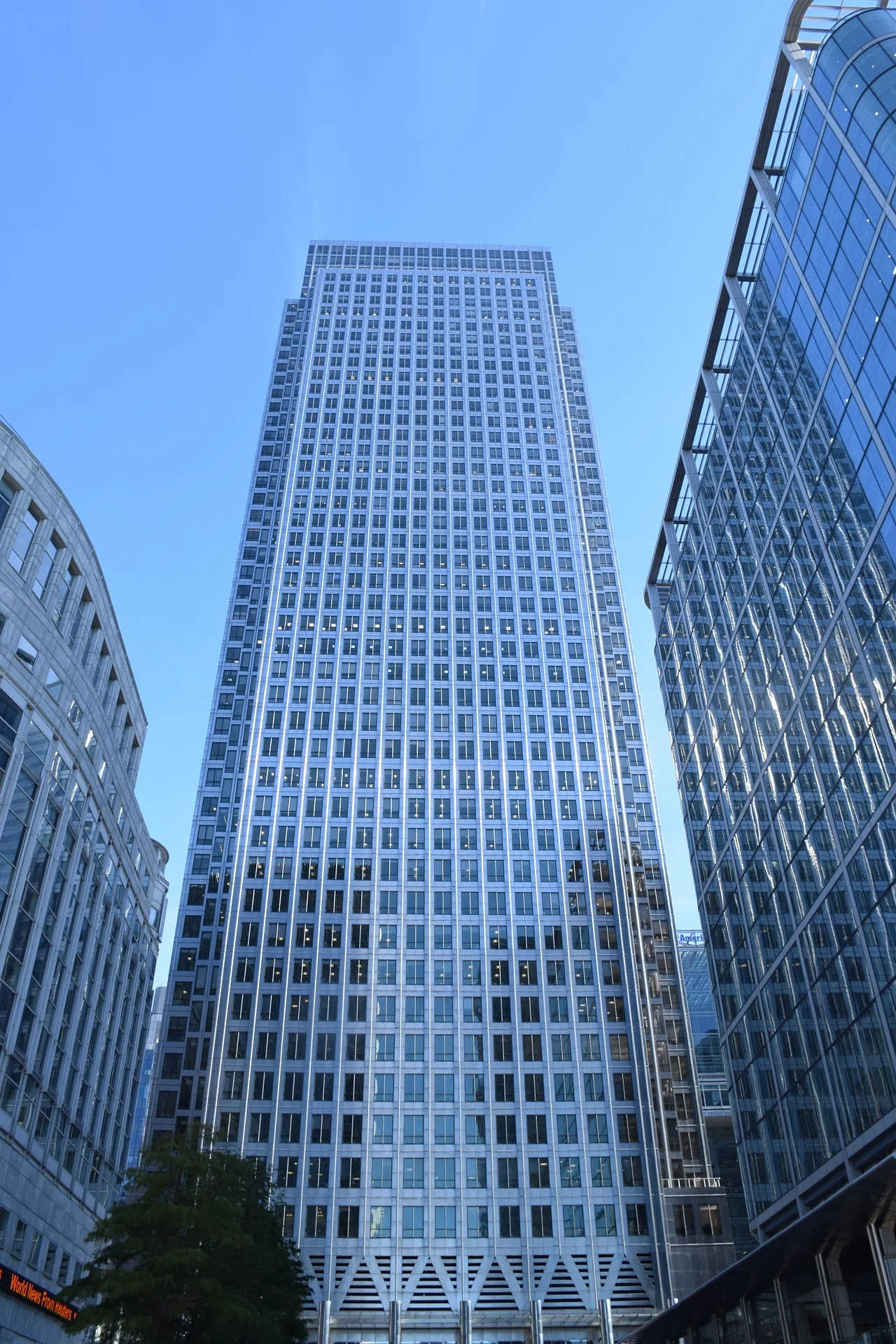 SCB skyscraper-3855012_1920.jpg