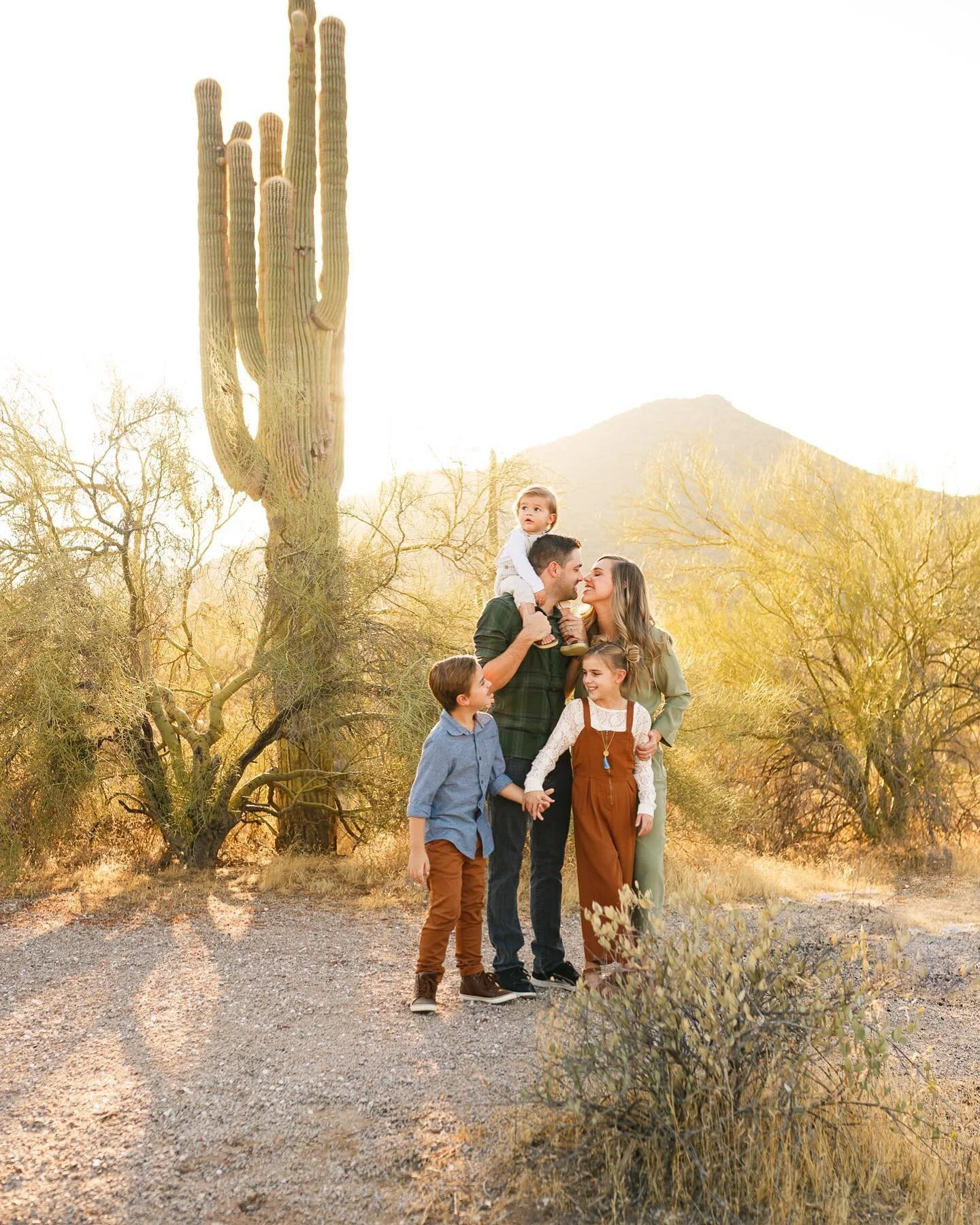 Love this family / love these colors / love a good healthy cactus 🌵

I have an opening at this exact spot next Tuesday afternoon for a split session&mdash; wanna come?

#phoenixphotographer #beautifularizona #gilbertfamilyphotographer #arizonafamily