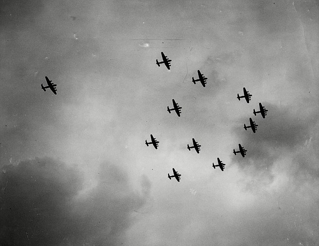 WW2 Bomber formation.jpg