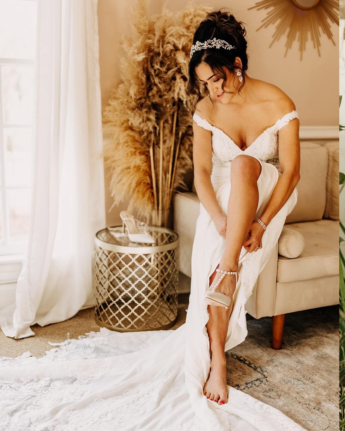 Choosing just a few photos to tell the story of a whole entire magical day is torture to me. Dramatic? 😆 y&rsquo;all..decisions are hard ok?!
Alas, here are a few shots from Nadia &amp; Joey&rsquo;s incredible Italian + Egyptian wedding at @melroser
