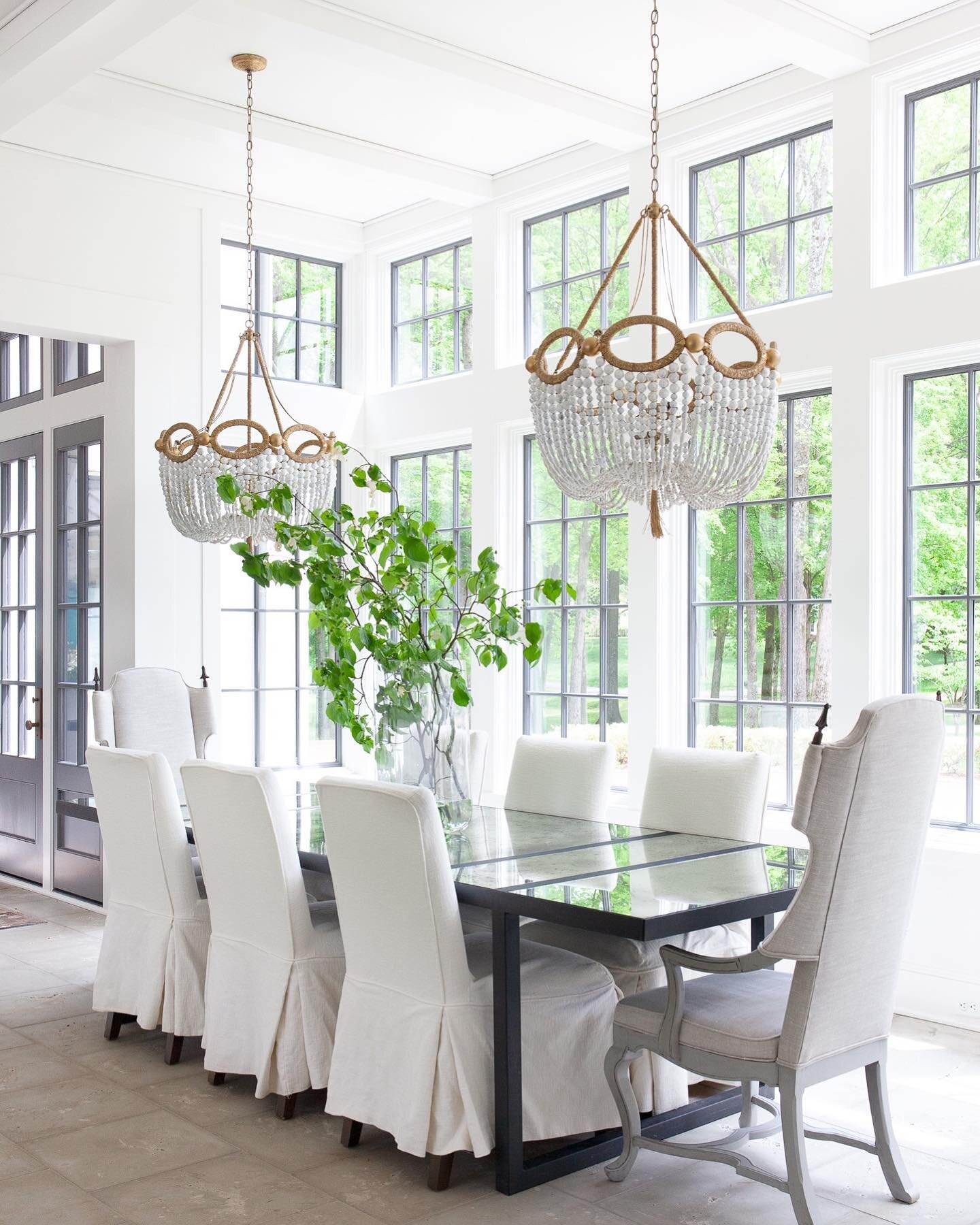 Natural light adds such an ethereal feel to any space. This mirrored table top paired with these elegant beaded chandeliers add so much interest to this dining room! 
&bull;
&bull;
&bull;
&bull;
&bull;
&bull;
#carolineallisonphotography #nashvilledes