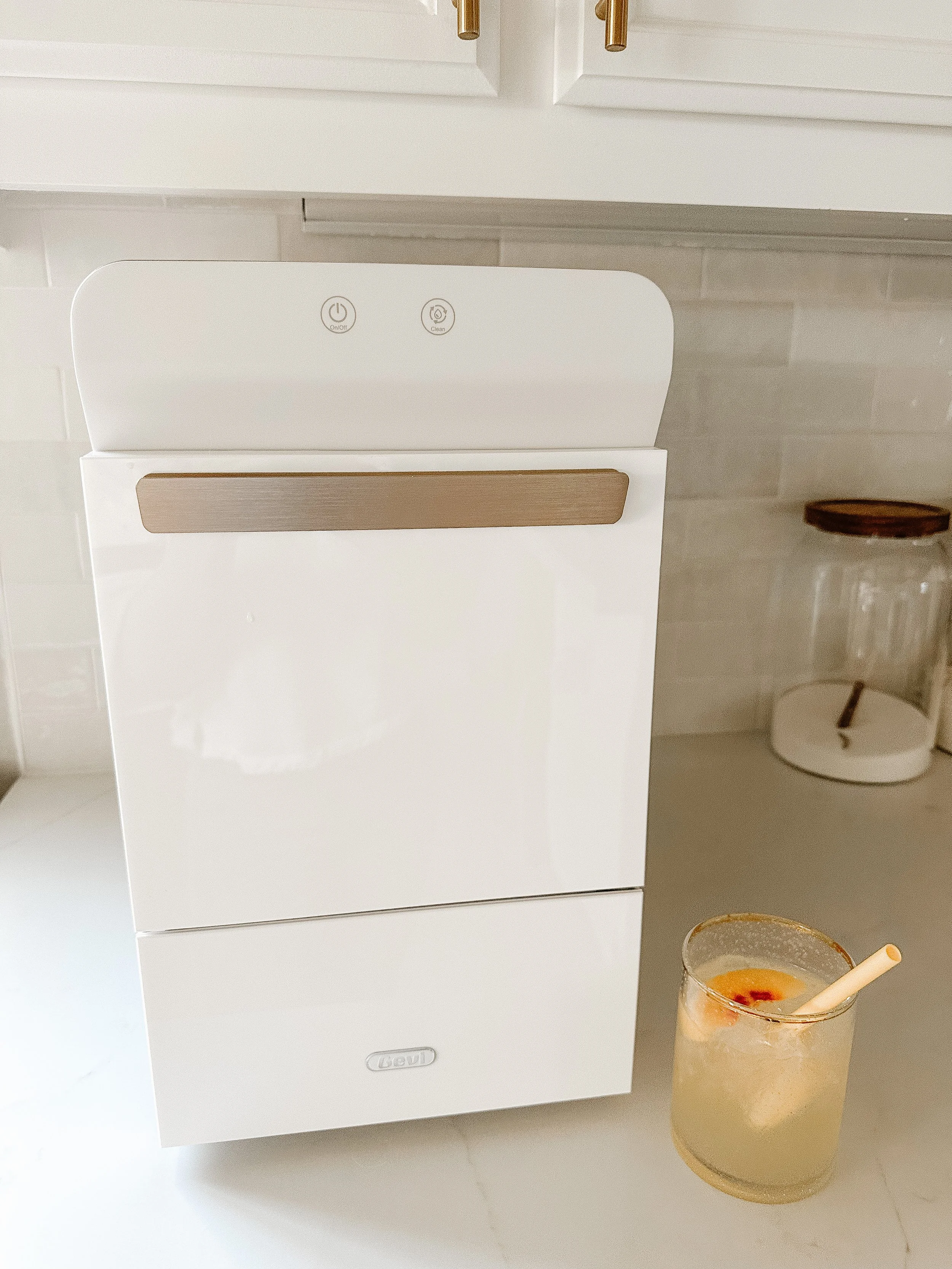 3 Reasons Why The Gevi Ice Maker Is A Summer Essential 
