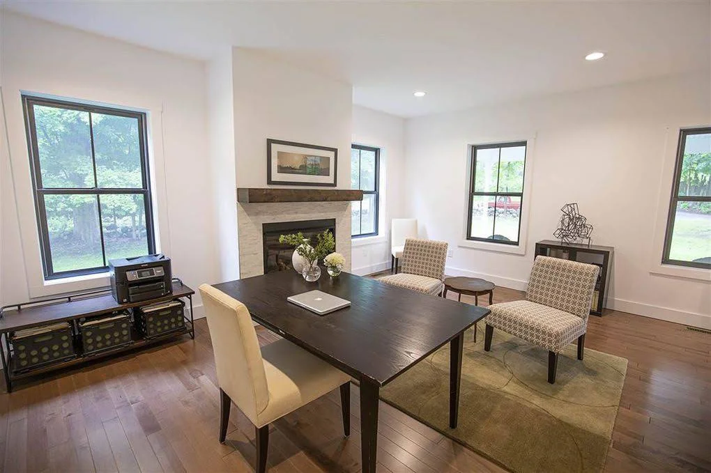 02 - Family Room - 02.jpg