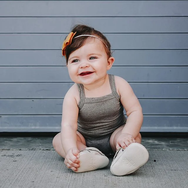 SWIPE LEFT! &bull;
Friends. SHE HAS A NECK NOW! 🙌🏼🙌🏼🙌🏼🙌🏼 Also how is she literally the most photogenic human who has ever lived? (Not biased.)