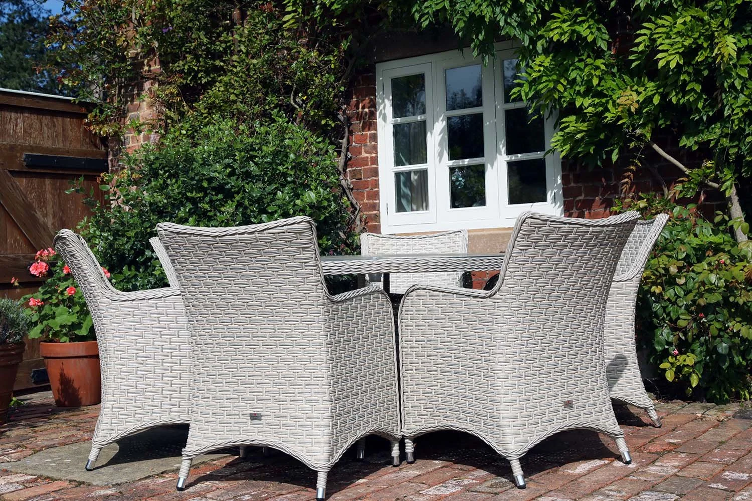 Turin 6 Seat Round Dining Set — Pyle Garden Village