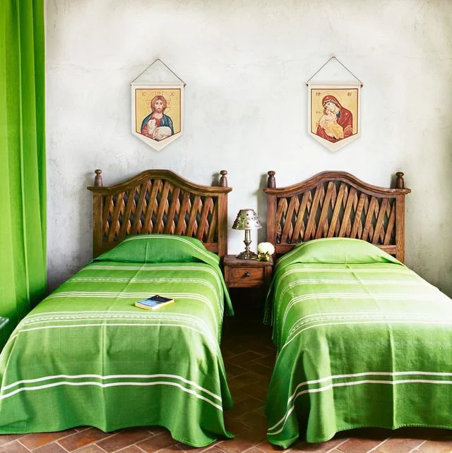 TWIN BED BANNER PROMO.jpg