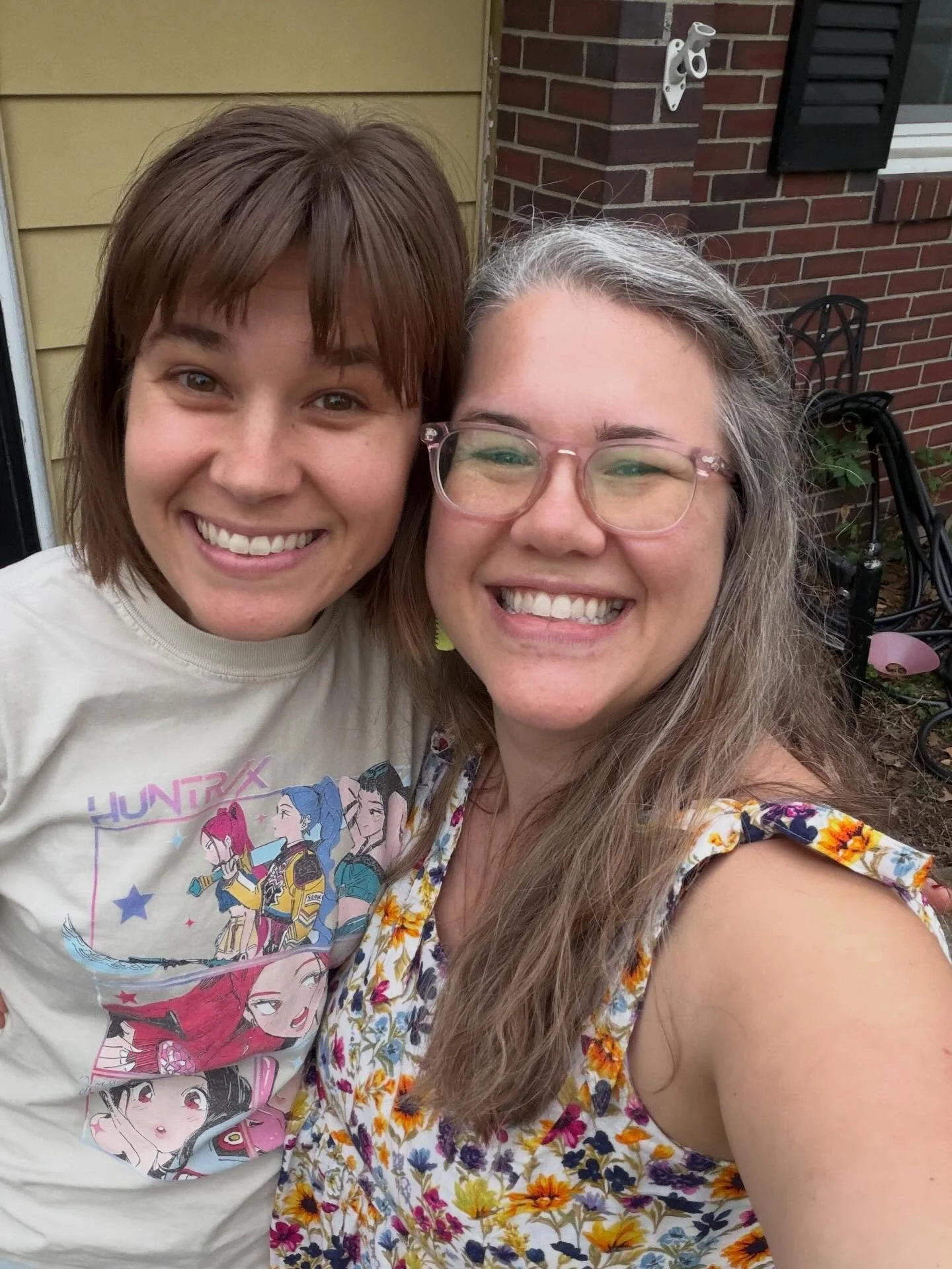 💥Christ is Risen!!💥
Hope you all had a joyful Pascha! 
With lots of love from Caroline and Marian 💛💚