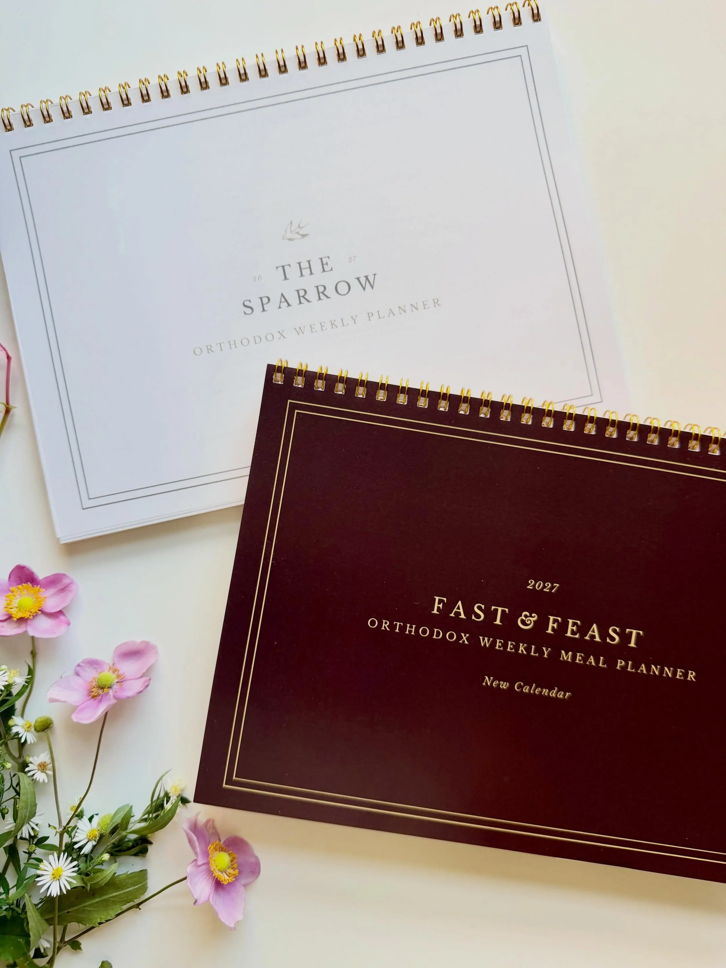 🤩NEW🤩 from @seekingtheosis.shop comes 2 new planners (both under $20😱). 
Fast + Feast is a weekly meal planner that has a shopping list you can tear off. It includes 52 weekly spreads with fasting guidelines marked. So beautifully designed and use
