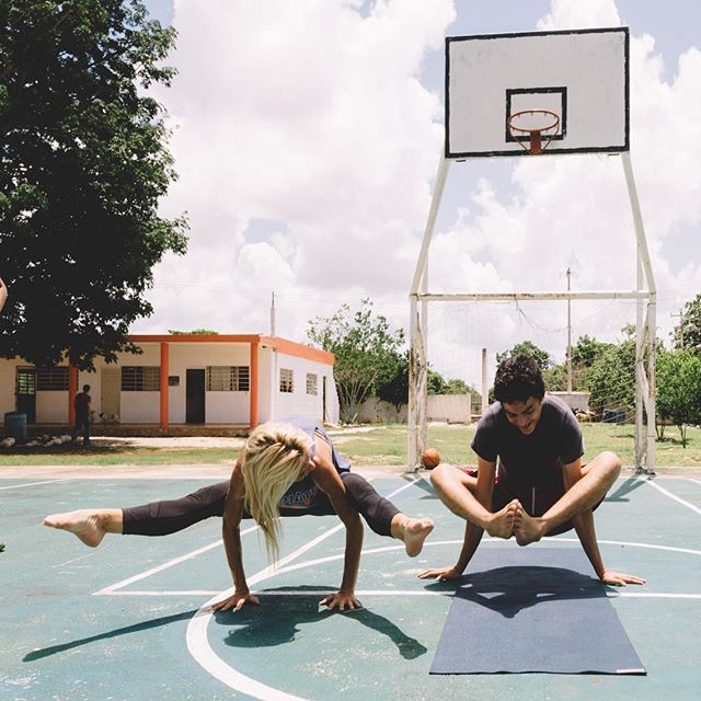 Come fly with me!! 16 year old Andres, an amazing your man from the CRIA Children's Home in Merida, Mexico was really interested in taking his yoga practice &amp; arm balances to the next level. 🏀🙏🏼 📸: @rickyxwillis