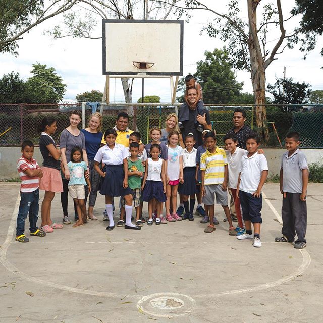 Great after-school Namast&eacute; &amp; Play event with this group  in Leon, Nicaragua. 🙏🏼🏀 📸: @rickyxwillis