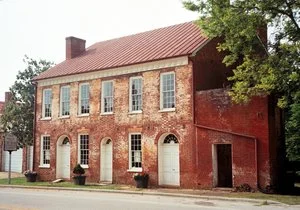 Garden Club of VA Features Milton NC Tour