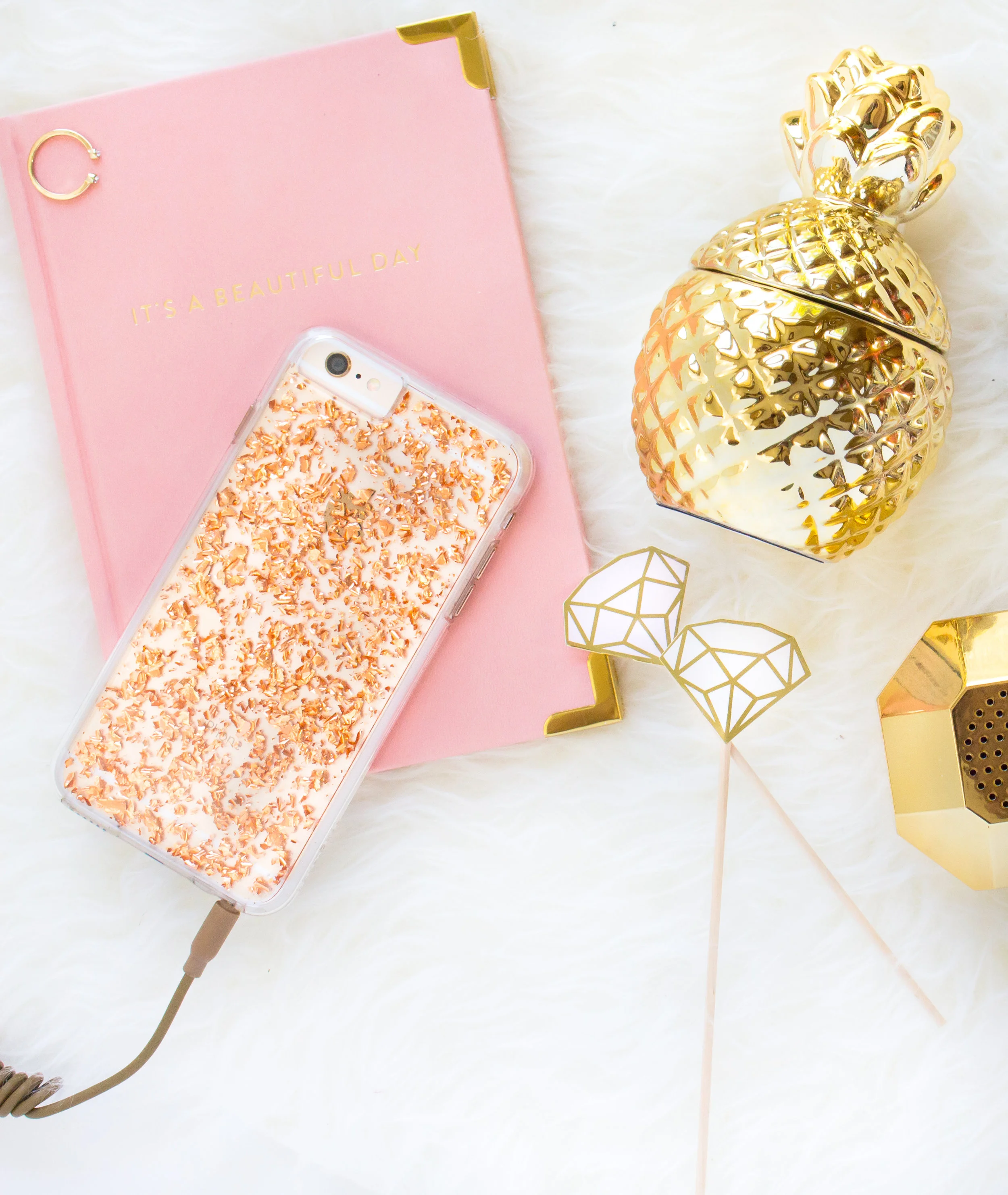 iphone-pineapple-notebook-goldlove.jpg