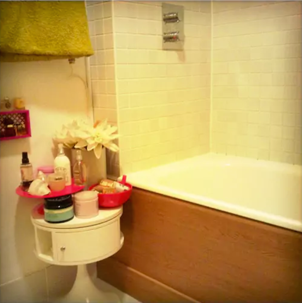 CHRISTINA BATHROOM 1 .png