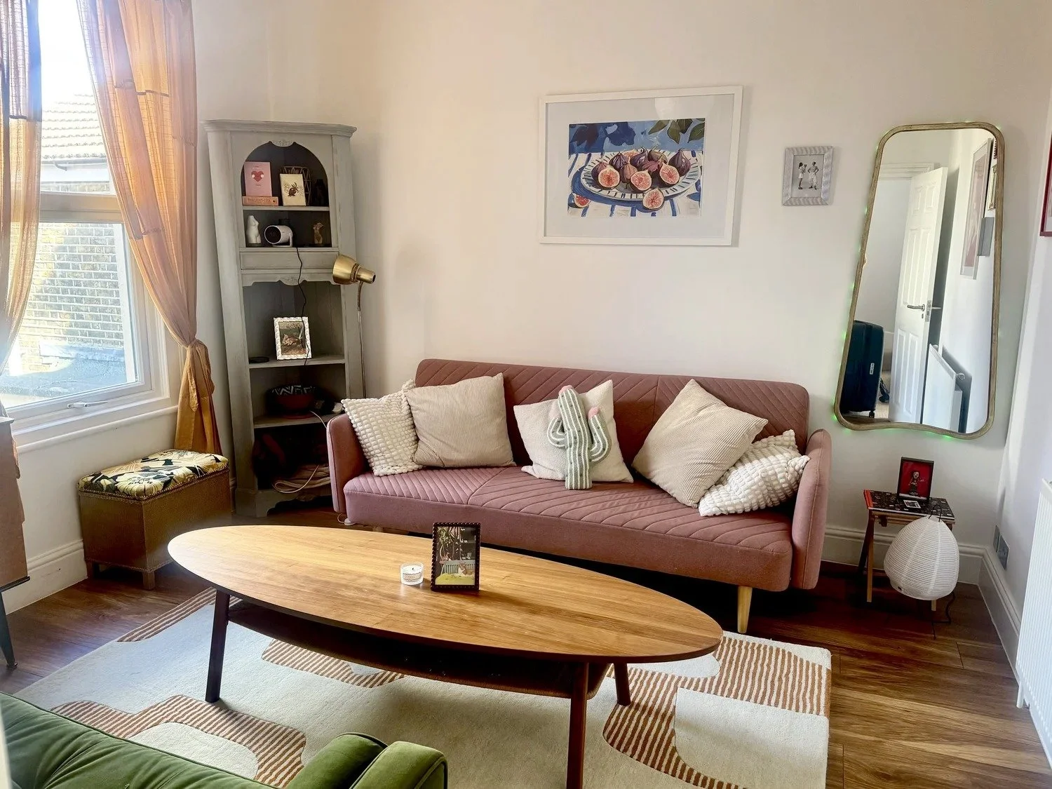 &bull; Leyton 4 &bull;

This lovely home is a newly renovated three bedroom, two bathroom flat in Leyton, featuring a brand-new loft conversion which is for guests to stay. It features a comfortable Japanese style double bed, clothing rack, screen di
