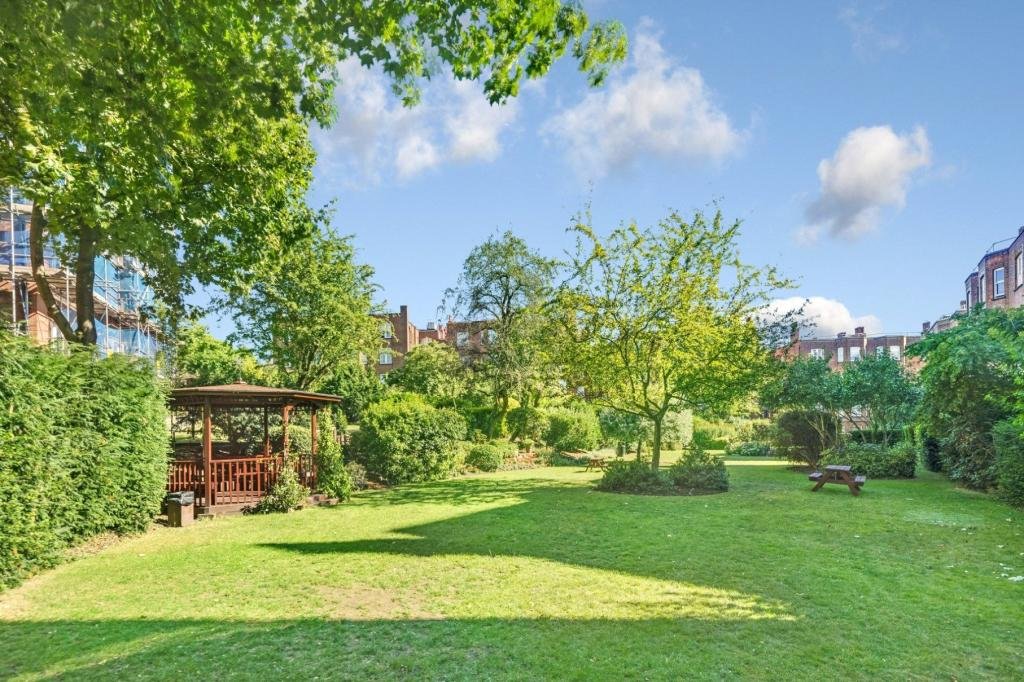 garden 4.jpg