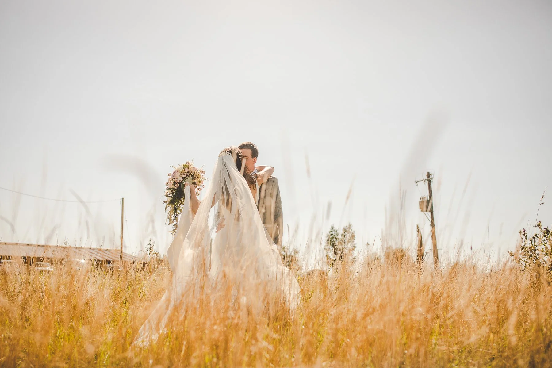 03 confetti and couple time - Kath and Mike -100 -1D9A6636.jpg