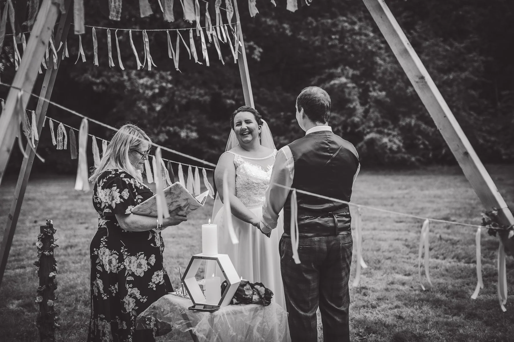 0A abridged - Niki and Alan-46 -1D9A2331.jpg