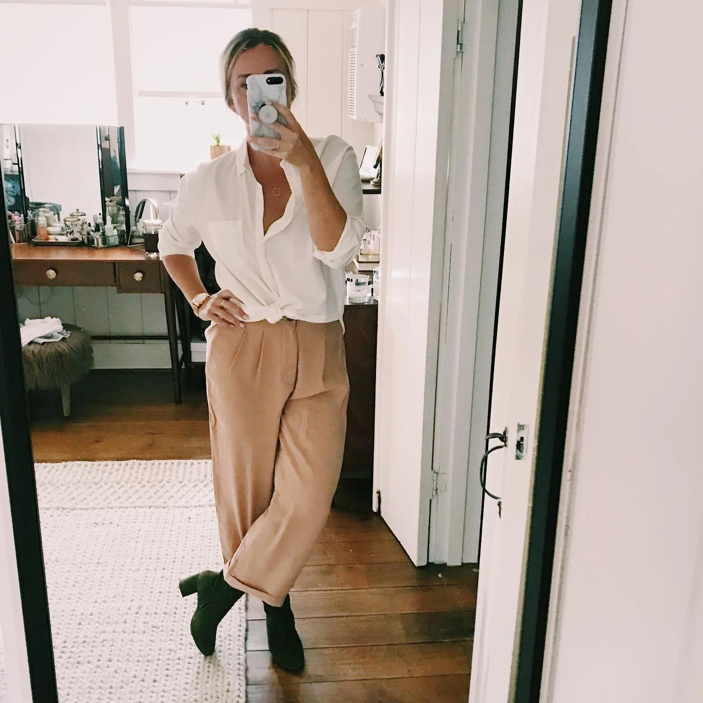 It’s the pleats 💗
•
#oregon #cupcakecouture #ootd #zara #anthropologie #tiffanyandco #aritzia