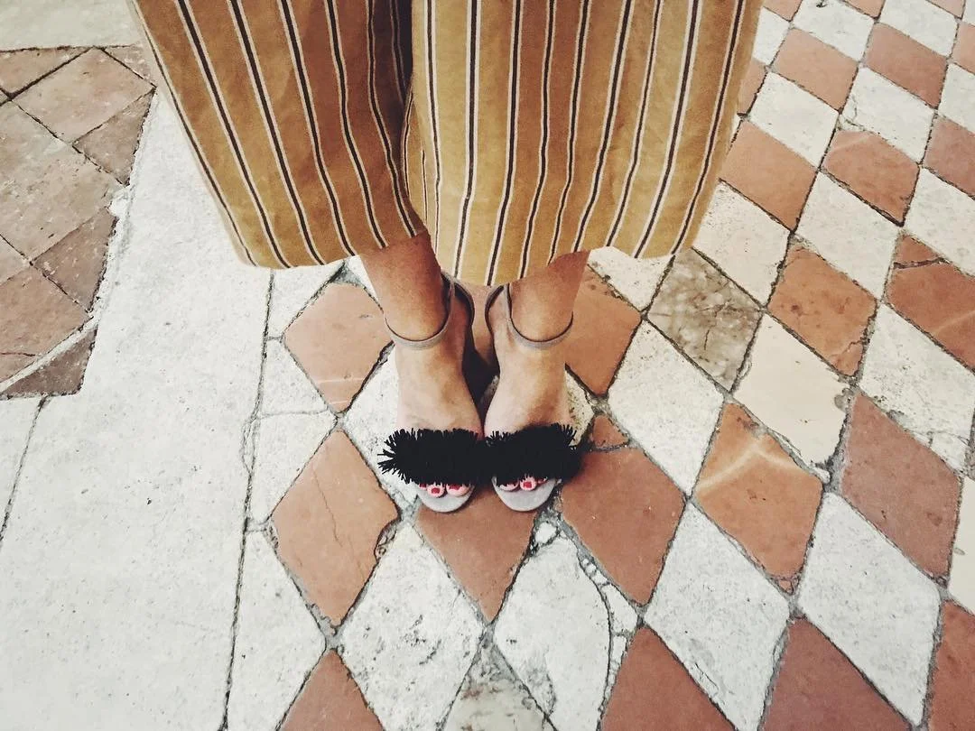 Shoes make the world go round 💫
.
.
.
#vscocam #travel #italy #spoleto #shoes #heels #anthropologie #birthday #fancy #vsco #condenast #culturetrip #yes #zara