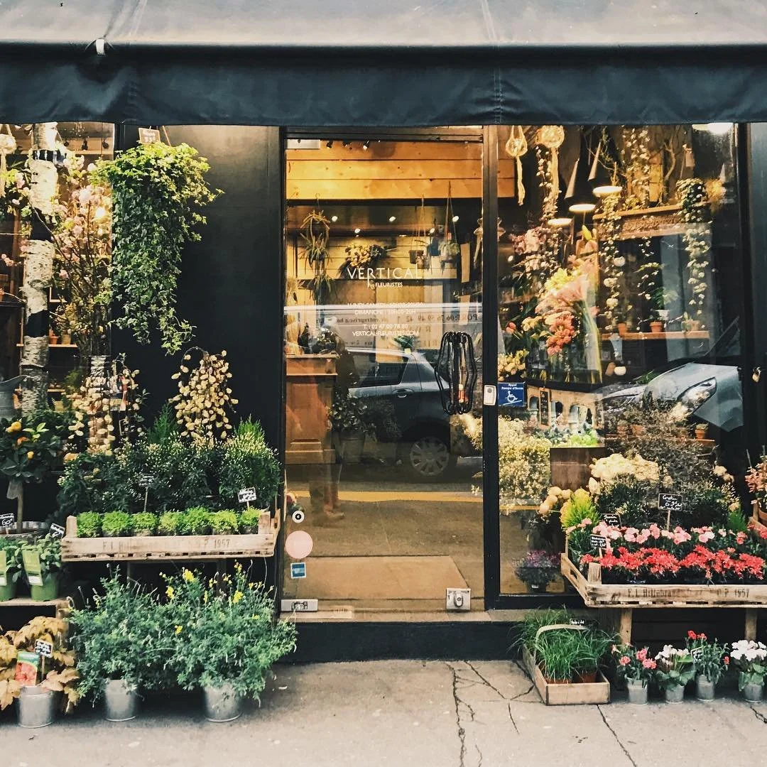 Fleuriste 💐
.
.
.
#paris #france #florist #fleuriste #flowers #plants #vscocam #vsco #travel #travelaway