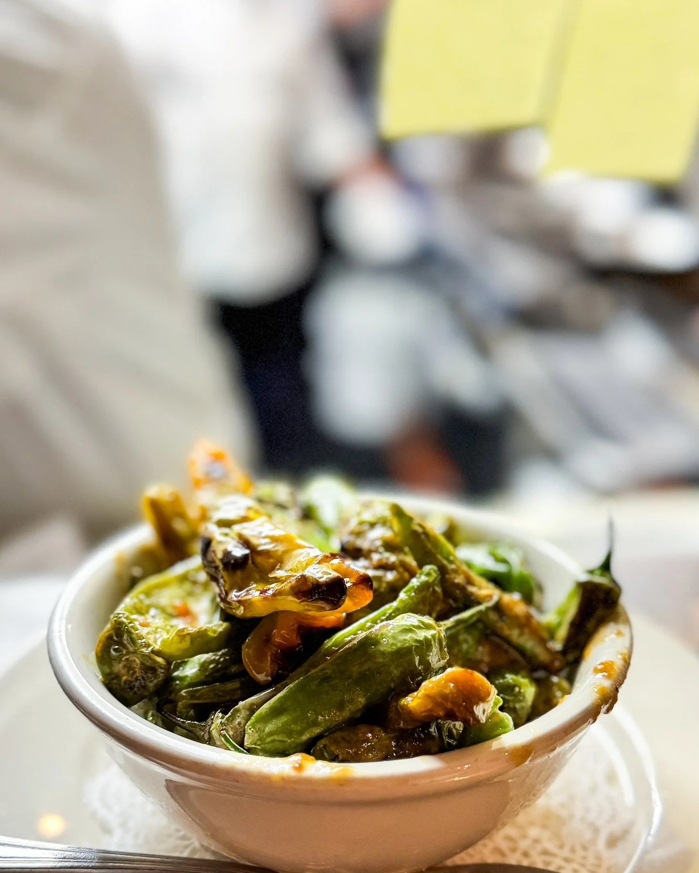 One of those dishes you order every time.
Our Blistered Shishito Peppers with garlic, soy &amp; tahini ✨
&middot;
&middot;
&middot;
#UES #UpperEastSide #CarnegieHill #MadisonAve