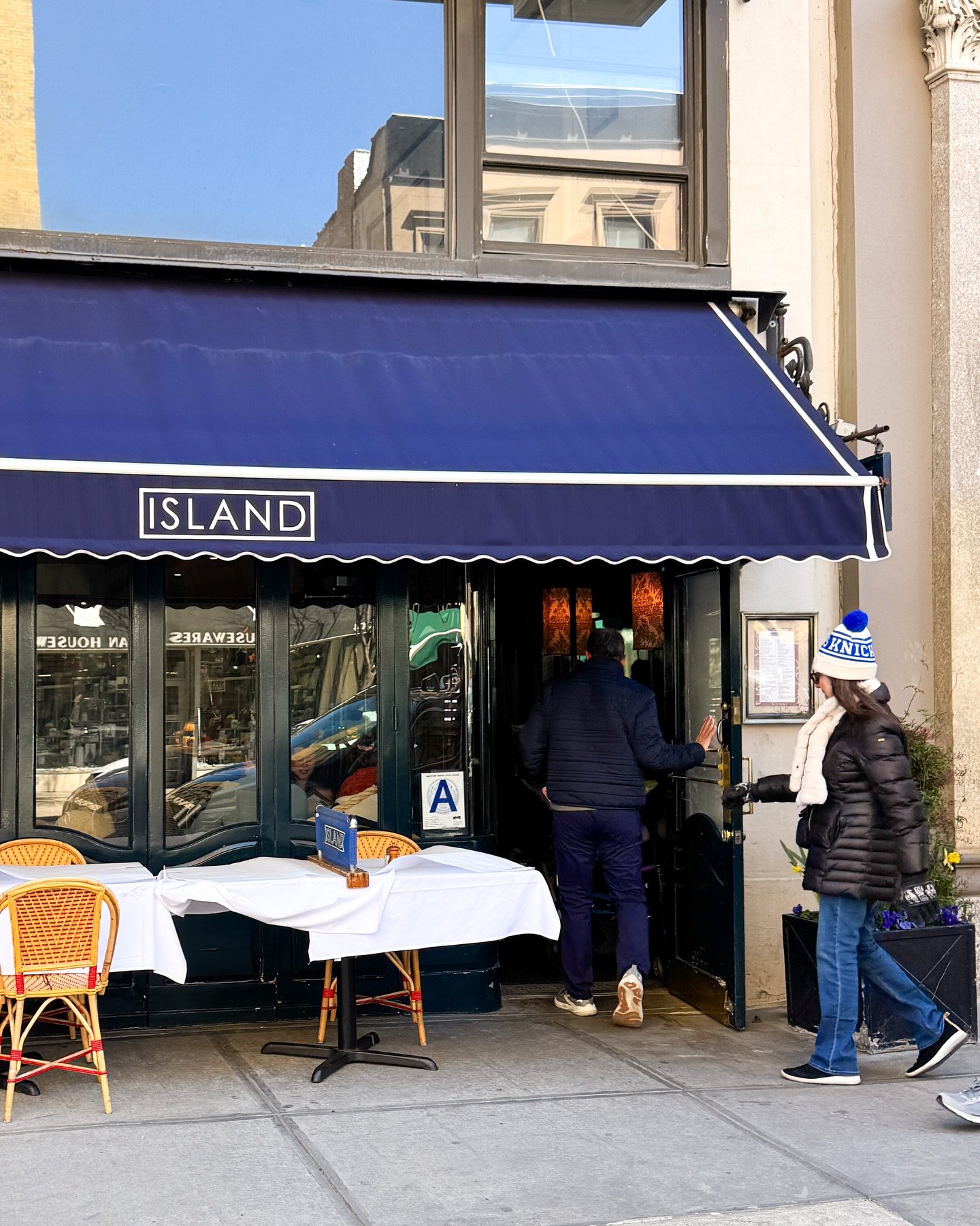 Brunch at Island ☕️🥞

Next week, join us for Easter Sunday brunch. We&rsquo;ll be opening early at 10 AM 👋