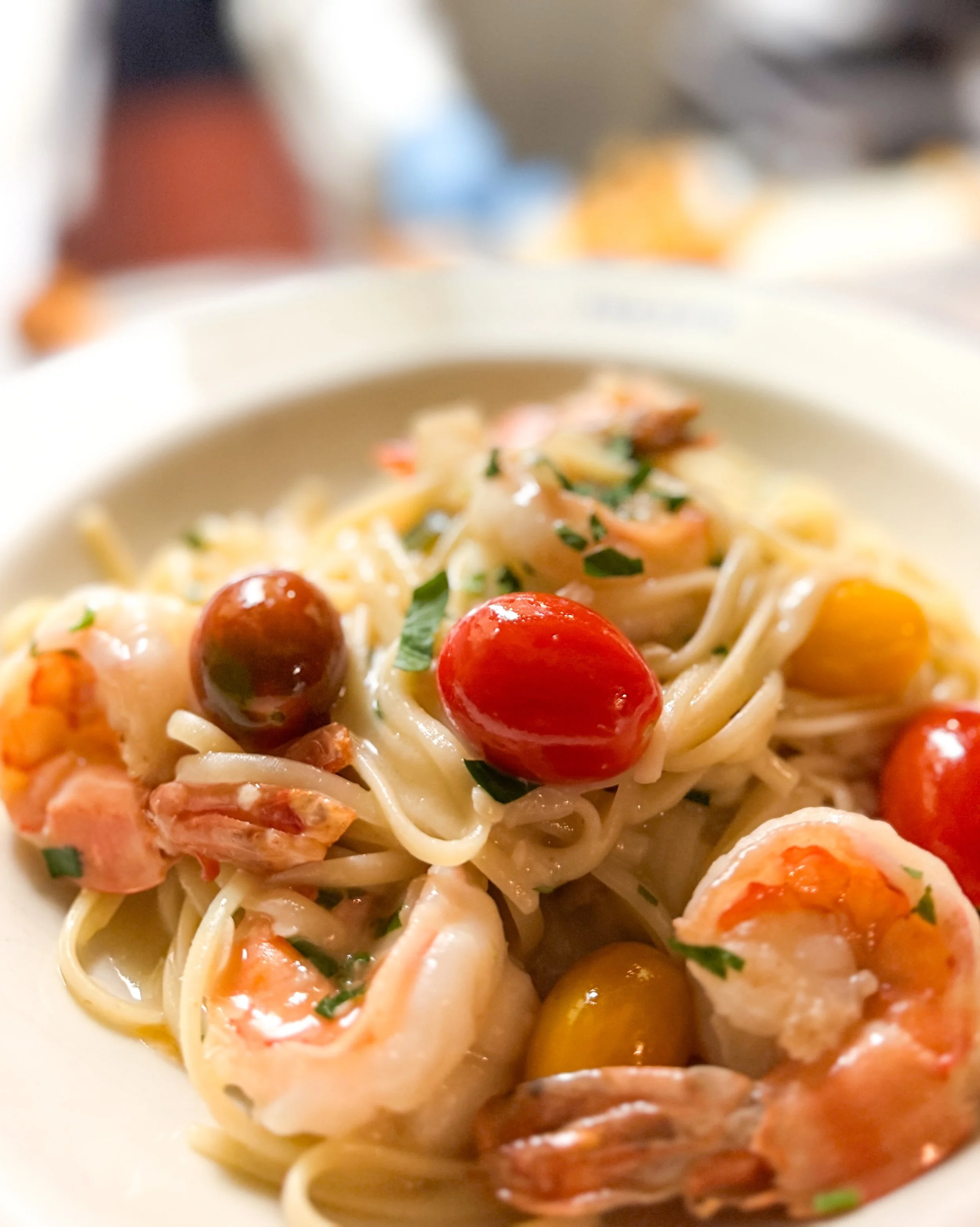 Almost Friday night at Island 🌙

Introducing a new addition to our spring/summer menu: Shrimp Scampi Linguine with jumbo shrimp, white wine, garlic, lemon butter, cherry tomatoes, and parsley.