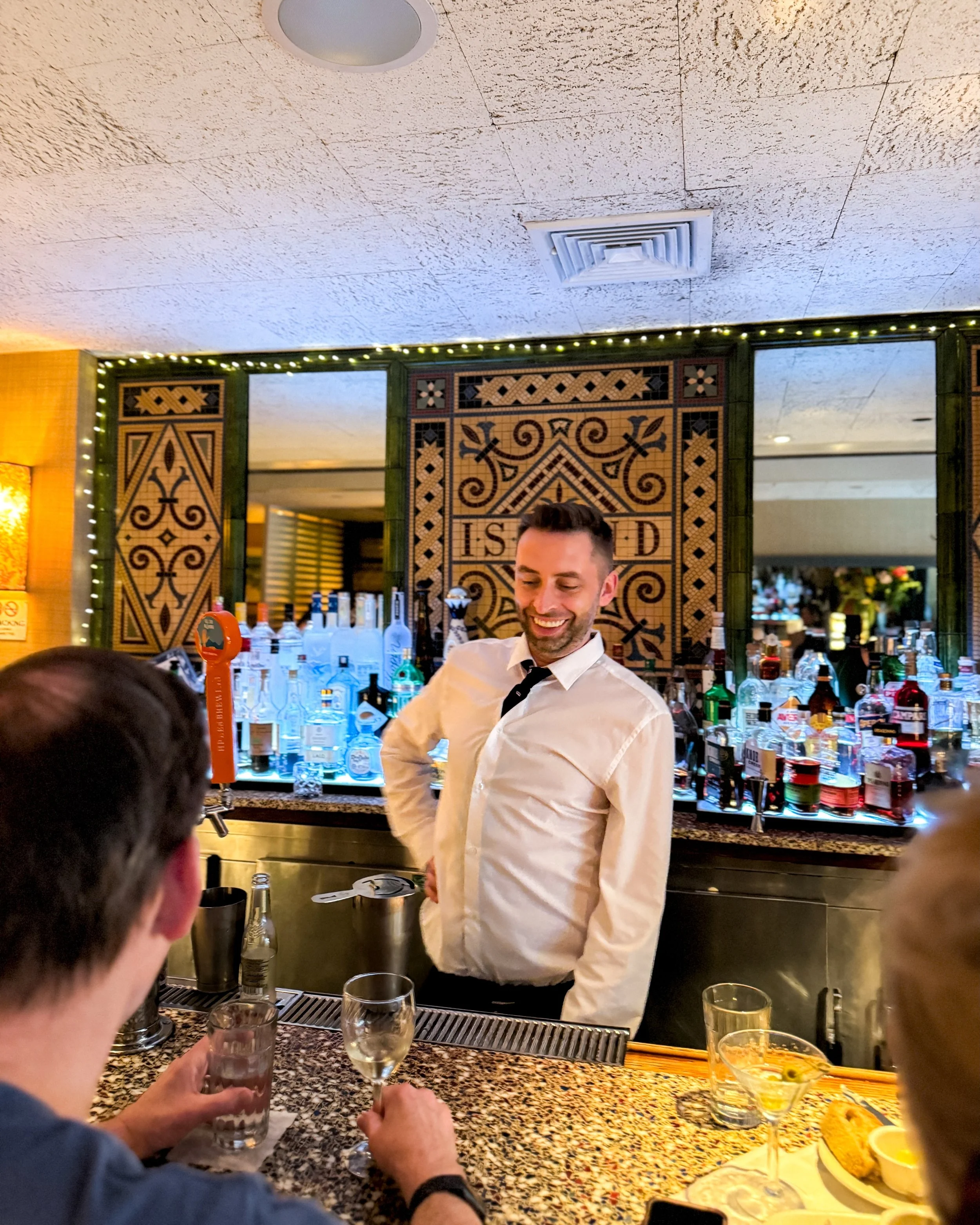 These are the days and nights we wait all year for 🍸

Martinis at the bar, fresh seasonal menus, and a packed house under the lights.

See you at Island 🏝️