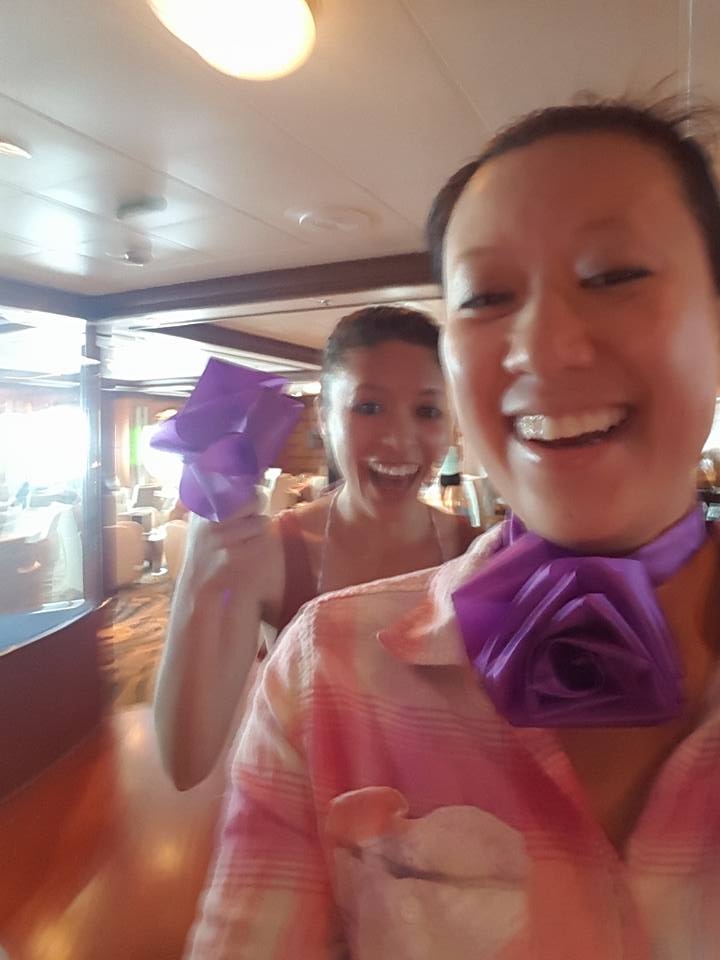 Ribbon-chic cruise wear. 