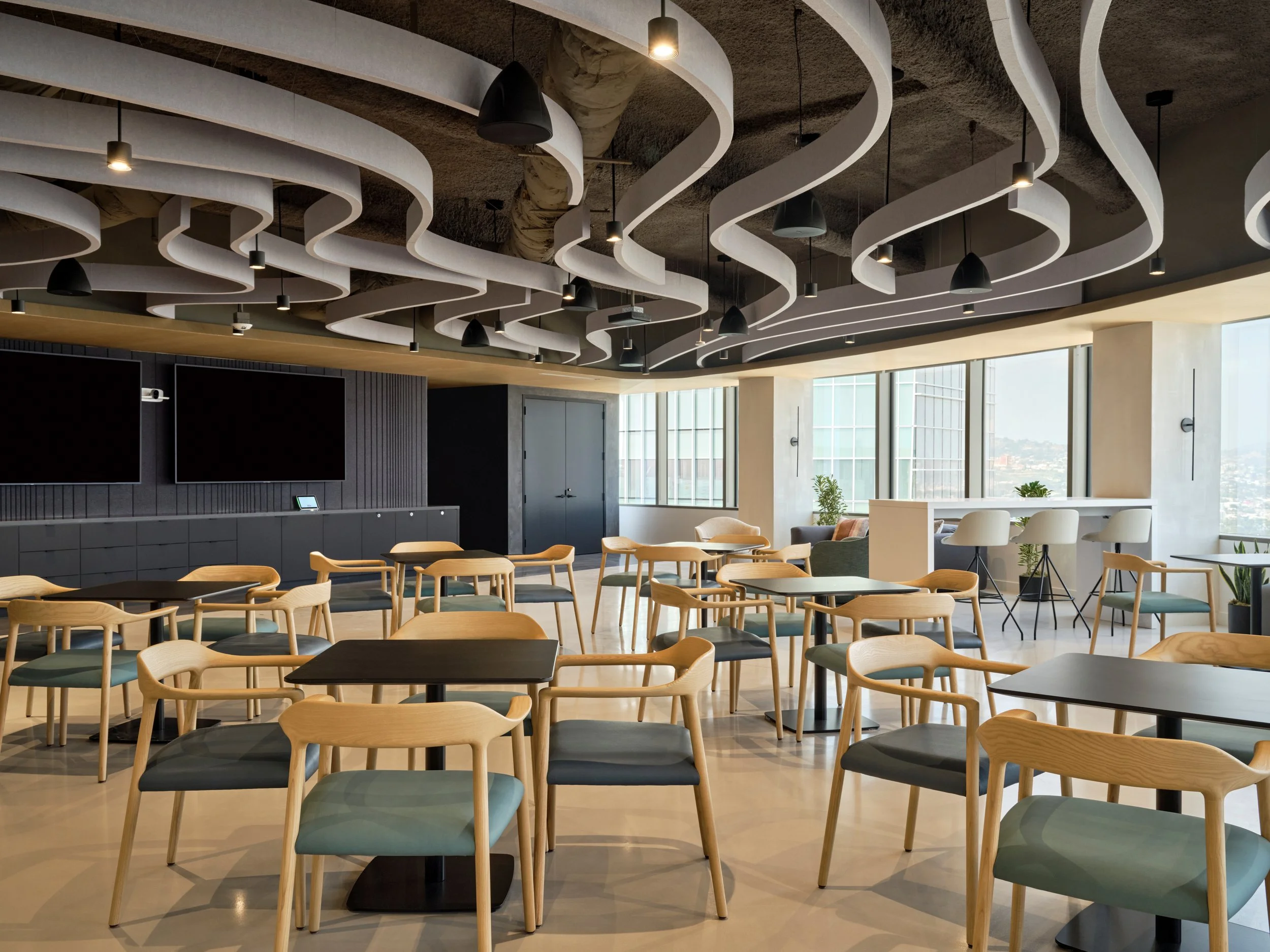 20250604_HLW_BainLA_Lounge Overall.jpg