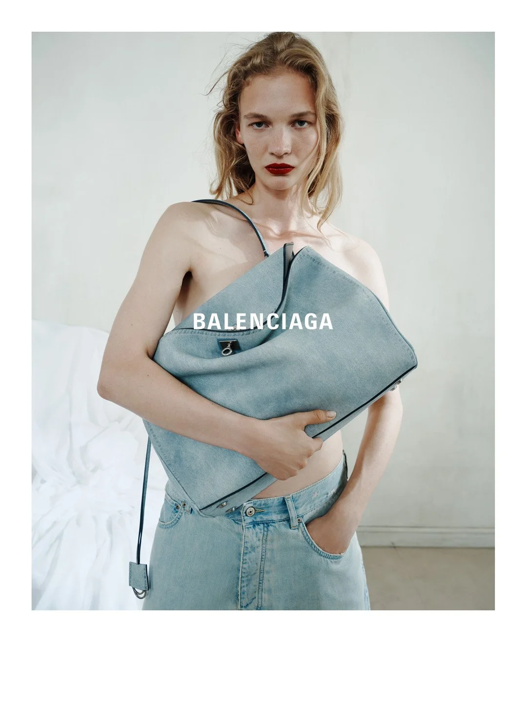 090_BALENCIAGA_SP27_00600_0301_V2.jpg