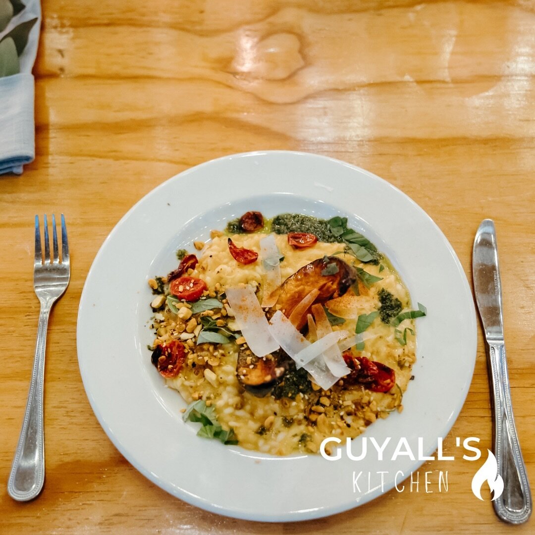 We cater for all dietary requirements! Here we made a delicious vegan butternut risotto with homemade basil pesto, charred pumpkin and seed nut crumble 🌱 
.
.
#guyallskitchen #guyallsgourmet #veganfood #vegan #plantbased #veganlife #veganrecipes #he