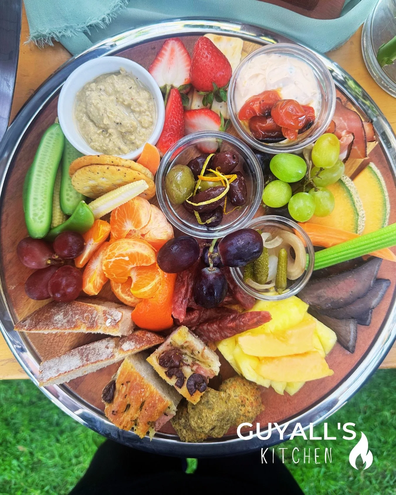 Our new obsession for this years weddings! Mini harvest platter for our bride &amp; groom to take a private moment and enjoy some delicious snacks before the rest of the festivities 💃 
.
.
#guyalls #guyallskitchen #wedding #weddingcouple #weddingfoo