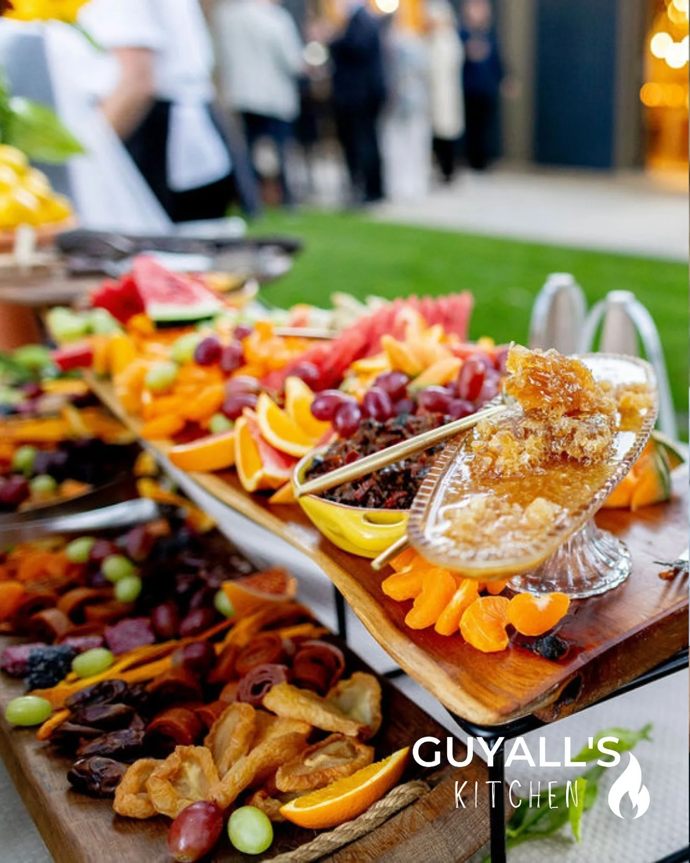 The harvest table! The star of the show! Not just good looking but freaken deeeeelicious! Abundant and beautiful 💕 
.
.
#guyalls #guyallskitchen #guyallsreadymeals #harvesttable #harvestfeast #feast #feastagram #instagram #instafood #foodstagram #ab