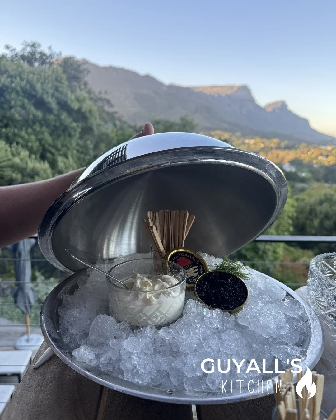 Caviar in Cape Town 🏔✨ The ultimate indulgence for our favourite clients 💙
.
.
#CaviarLovers #GoldenHourMagic #WeddingElegance #LuxuryDining #CapeTownWeddings