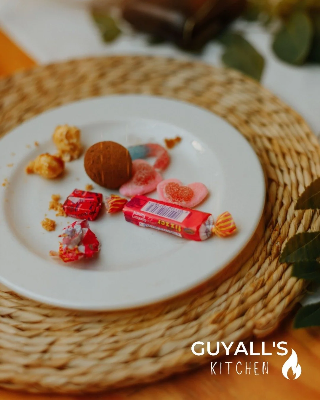 Candies and sweeties ready to be grabbed, shared, and enjoyed while dancing the night away 🍬✨
A playful old-school touch that keeps the celebration going long after dessert.
.
.
#guyallskitchen #candy #sweetie #candybar #Wedding