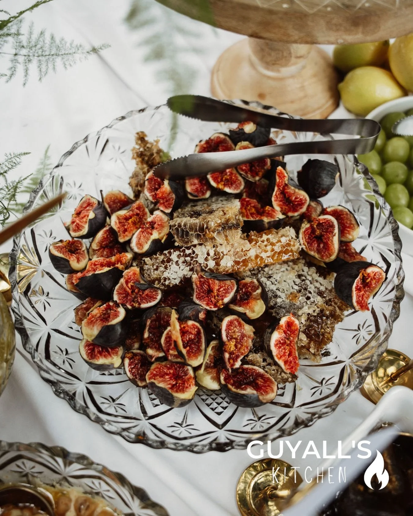 Figs &amp; honeycomb 🍯

A little something for the grazing table. Fresh figs, honeycomb and all the good things in between. The kind of spread that makes it very hard to walk past without stopping for a bite. 🤍

📍 Venue: @saronsbergcellar
🤍 Coupl