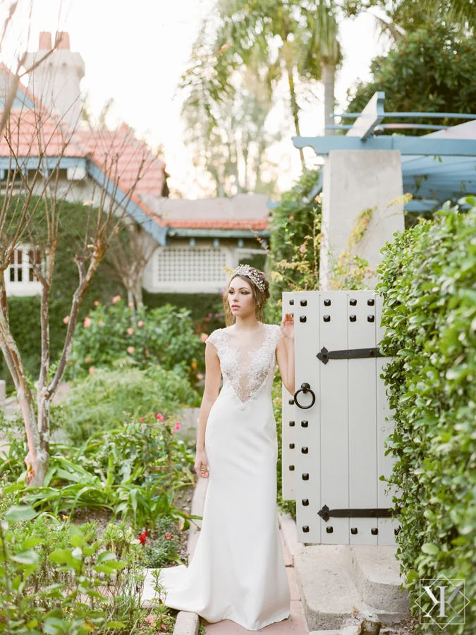 sydonie mansion outside wedding venue ines di santo gown