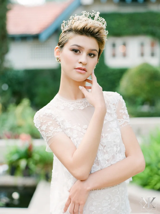 ines di santo gown mira zwillinger gown monique lhuillier outside wedding