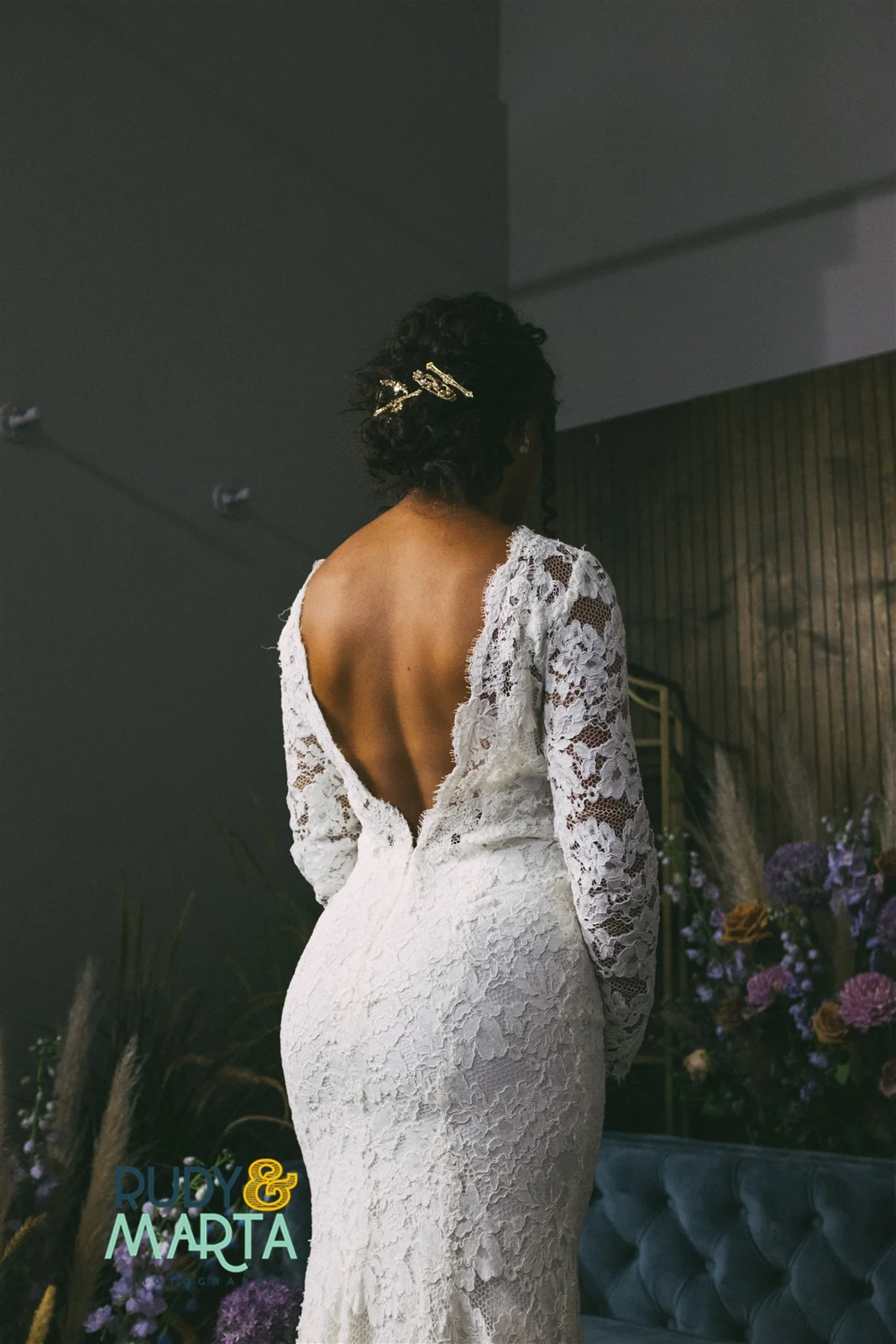 Oscar de la renta low back lace wedding gown